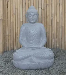 Sitzender Buddha aus Flussstein in Dhyana-Stellung - Geste der Meditation, H. 81cm. 
